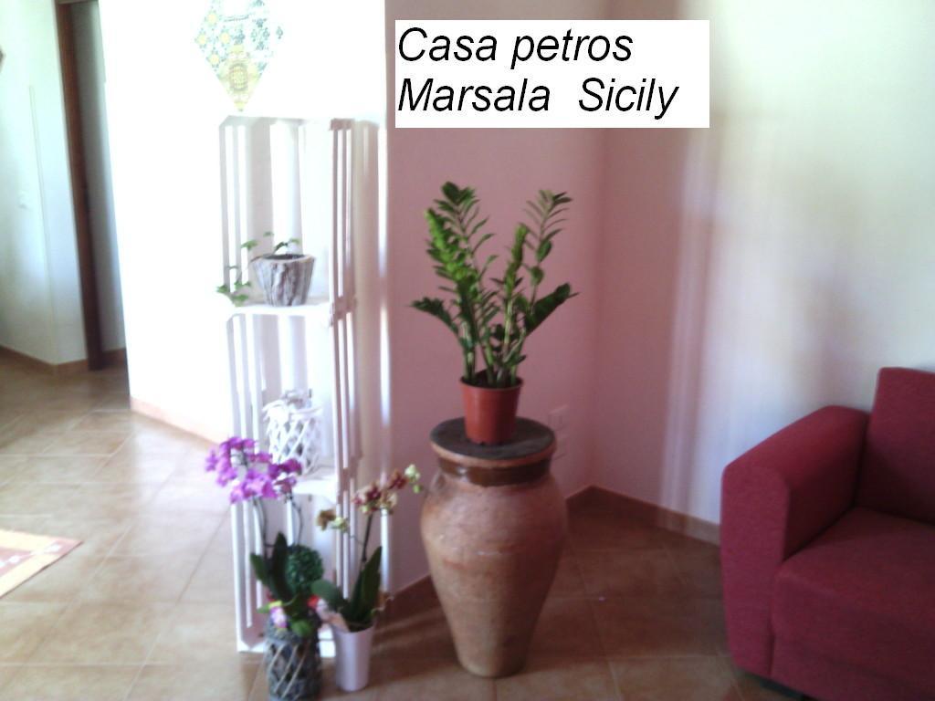 マルサラCasa Petrosアパートメント エクステリア 写真